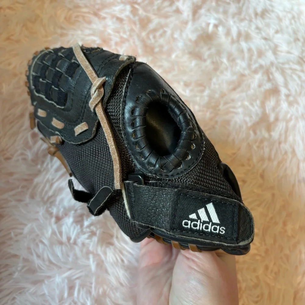 Adidas Glove Youth 9.5 Inch RHT Leather Baseball Mitt Black & Brown TS 9500